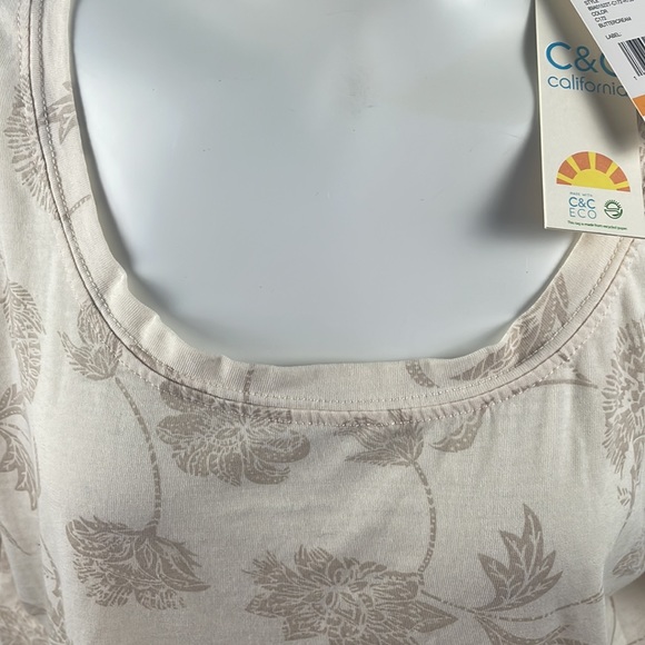 NWT C&C CALIFORNIA Floral Shirt. Size Small - Picture 5 of 6